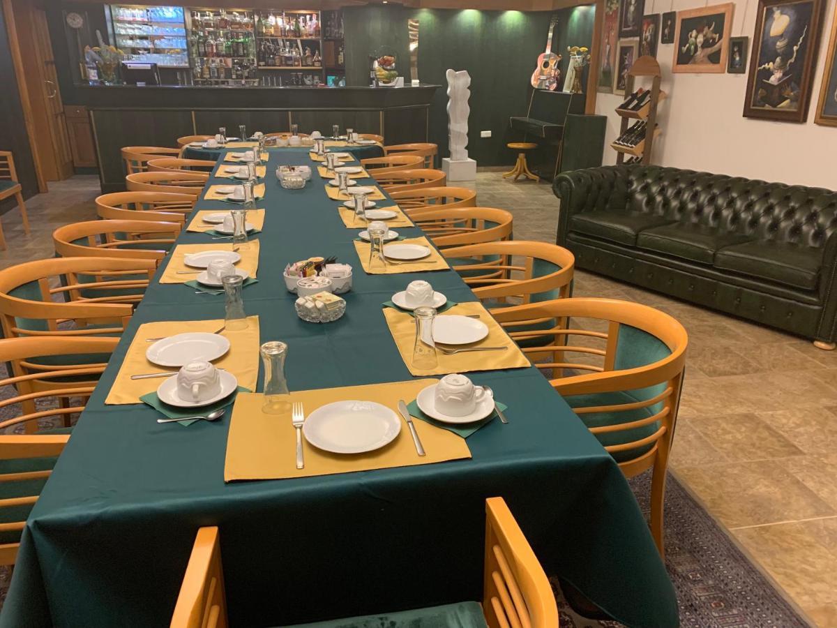 Antik Hotel Sofia Litomyšl Εξωτερικό φωτογραφία